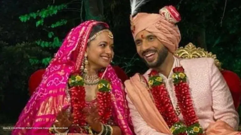 Nidhi Moony Singh shares Griha Pravesh ceremony videos, has adorable banter with Punit Nidhi Moony Singh