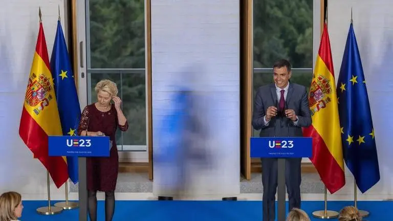 Calls to bring Ukraine, Moldova into EU to avoid Russian, Chinese influence EU