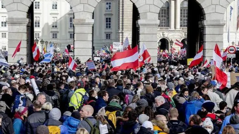 Austria: Thousands gather in Vienna to protest against upcoming COVID-19 lockdown COVID-19 lockdown