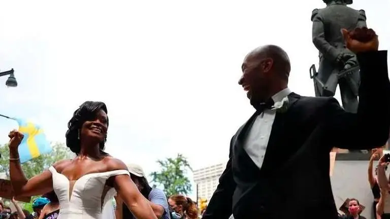 Newlywed couple joins Black Lives Matter protest in Philadelphia, netizens cheer Couple
