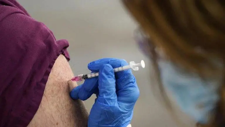 Iran's top leader bans corona vaccines from US, Britain Iran's top leader bans corona vaccines from US, Britain