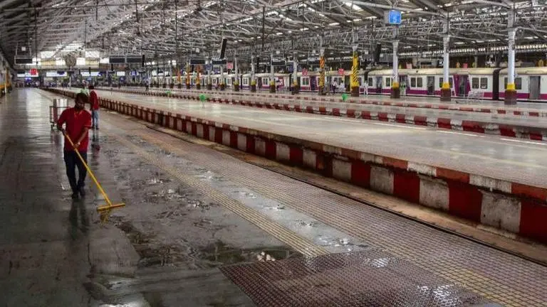 Lockdown gives time for Mumbai's busy rail network maintenance Lockdown