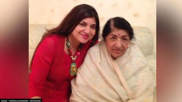 Lata Mangeshkar's demise: Alka Yagnik says she's devastated, terms it as personal grief lata mangeshkar