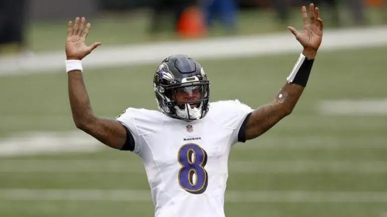 Ravens clinch playoff spot with 38-3 rout of Bengals