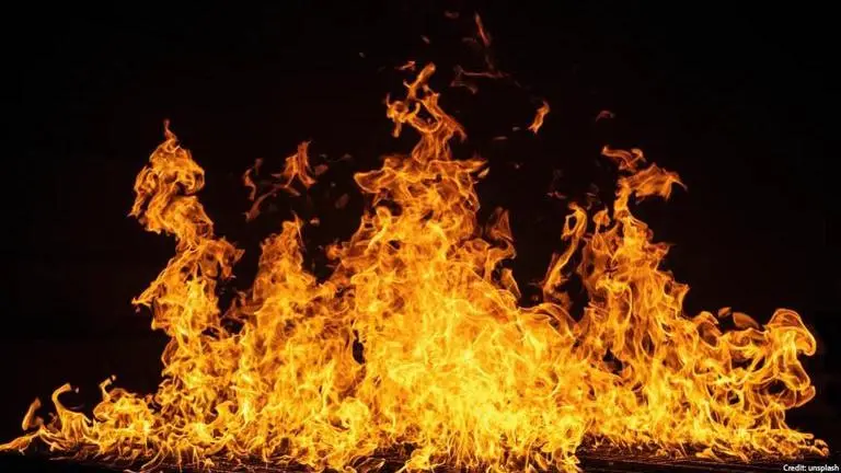 Director Santosh Gupta's wife, daughter allegedly commit suicide, investigation underway