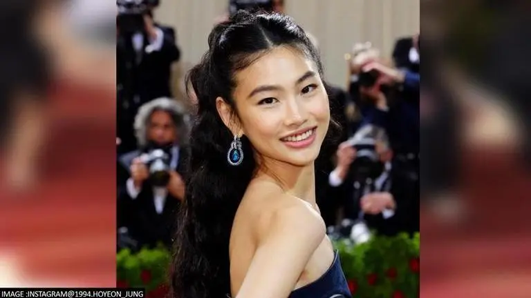 'Squid Game' star Jung Ho-yeon makes Met Gala debut in navy blue cut-out dress; See pic Met Gala 2022