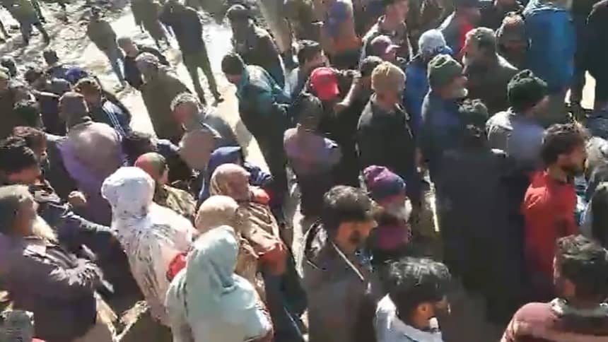 4 Dead, 3 Injured as Vehicle Skids Off Road in Jammu and Kashmir’s ...