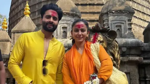 Rakul Preet Singh-Jackky Bhagnani Seek Blessings At Kamakhya Devi Temple Days After Wedding Rakul Preet Singh