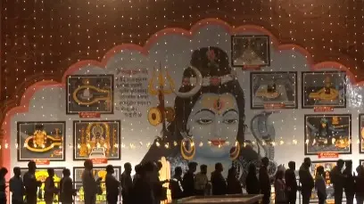 पंजाब और हरियाणा के मंदिरों में महाशिवरात्रि के मौके पर पूजा-अर्चना के लिए उमड़ी श्रद्धालुओं की भीड़ Devotees Throng Temples, Offer Prayers to Mark Mahashivratri