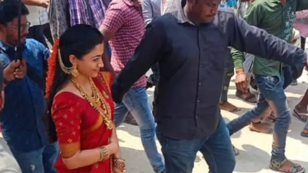Pushpa 2: Rashmika Mandanna’s Look As Srivalli Leaked, Photos Go Viral Rashmika Mandanna