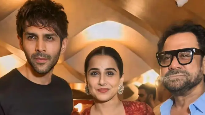 Bhool Bhulaiyaa 3 Team Vidya Balan, Kartik Aaryan, Anees Bazmee Pose At Do Aur Do Pyaar Screening Vidya Balan
