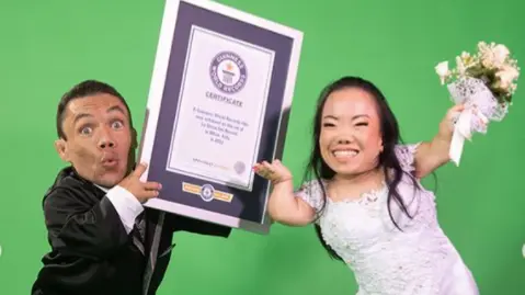 World's Shortest Married Couple From Brazil Sets New Record World's Shortest Married Couple From Brazil