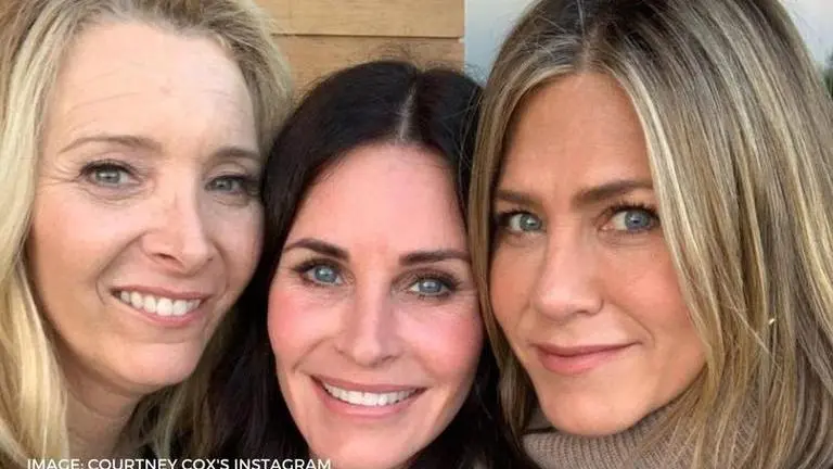 Friends Reunion promotions has Jennifer Aniston saying that the girls are like 'sisters' Friends reunion