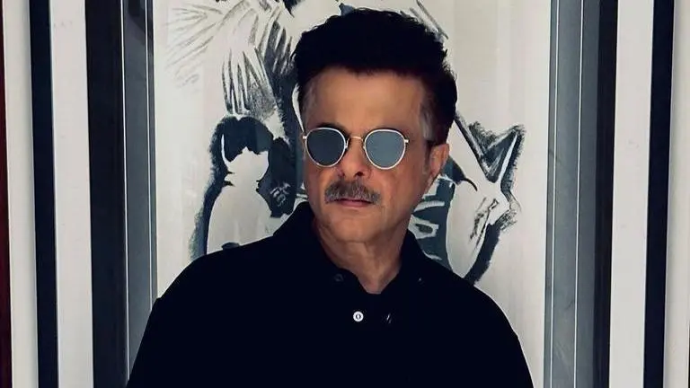 Anil Kapoor shares video of Munich man listening to this iconic song from Ram Lakhan Anil Kapoor