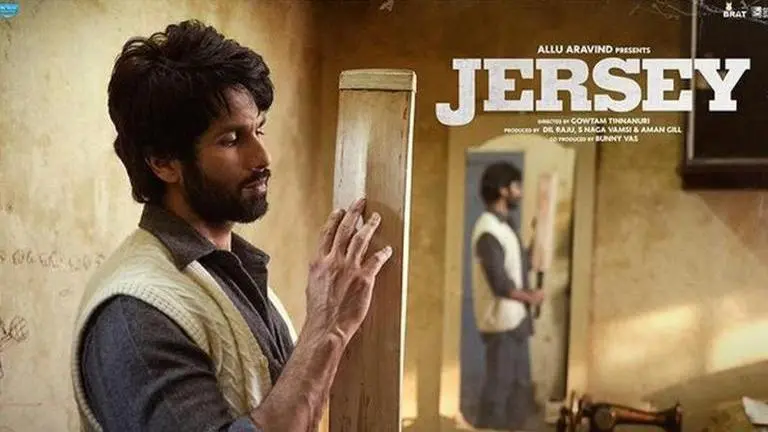 Shahid Kapoor reacts to unique fan-made mehendi art of his 'Jersey' character Arjun Talwar shahid kapoor