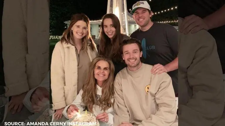 Patrick Schwarzenegger surprises mom with birthday cake bearing Lenny Kravitz’s abs Patrick Schwarzenegger