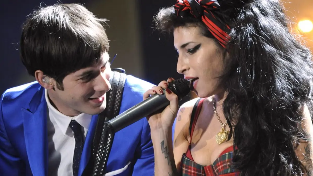 Mark Ronson's Character Removed From Amy Winehouse Biopic Despite Actor Jeff Tunke Shooting For It mark ronson with amy winehouse