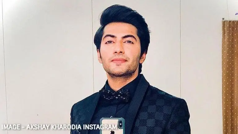 Akshay Kharodia urges Mumbai Police to nab imposter duping girls in his name online Akshay Kharodia