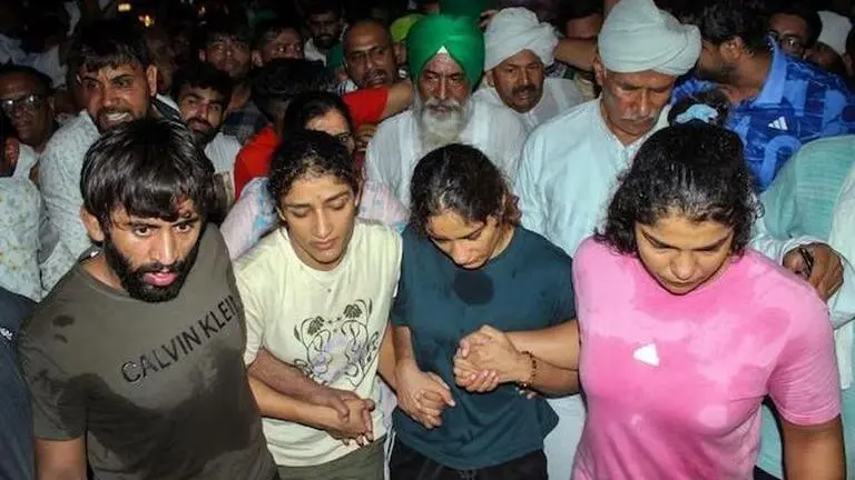 Sakshi Malik withdraws from Wrestlers protest after meeting with Amit Shah