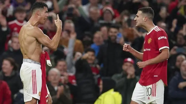Diogo Dalot reveals how Ronaldo's 'another level' preparation helps Man Utd dressing room Dalot Ronaldo