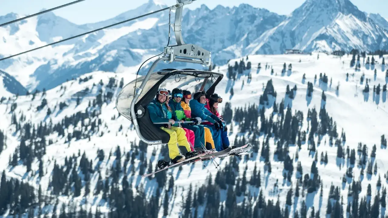 SHOCKING: Ski Gondola Plunges 23 Feet After Being Hit By Falling Tree, Family Seriously Injured Ski gondola plunges 23 feet after being hit by falling tree