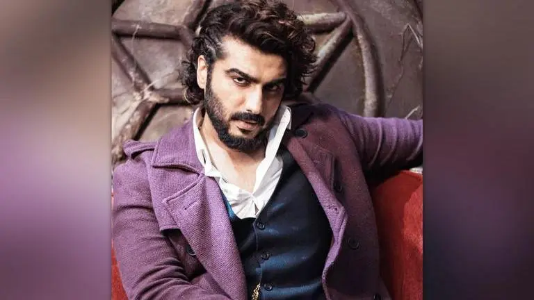 Arjun Kapoor heads to sets of 'Ek Villian Returns'; co-star Tara Sutaria reacts Arjun Kapoor