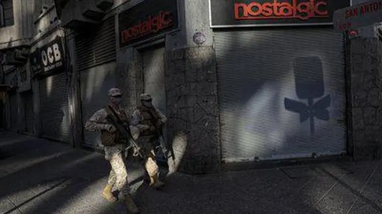 Chile police band performs at hospital amid tension