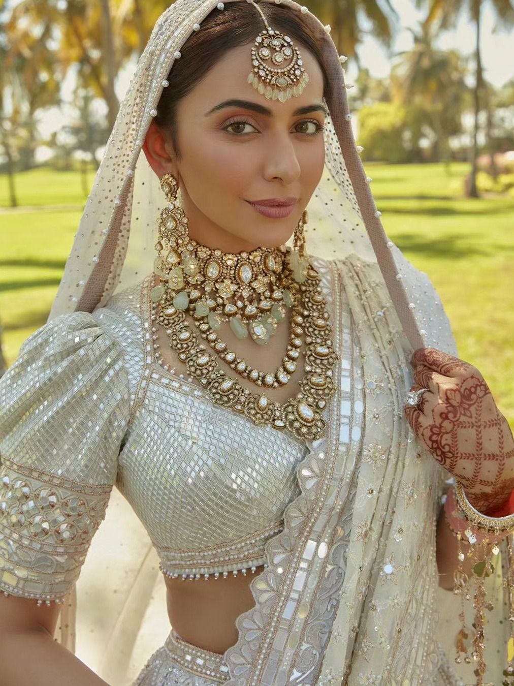 Mouni Roy's Malayali wedding jewellery was in pure 22-carat gold. Exclusive  details - India Today