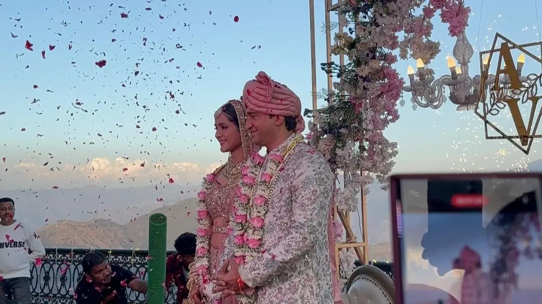 Love Aaj Kal Actress Arushi Sharma Ties The Knot With Vaibhav Vishant, Photos Go Viral Arushi Sharma