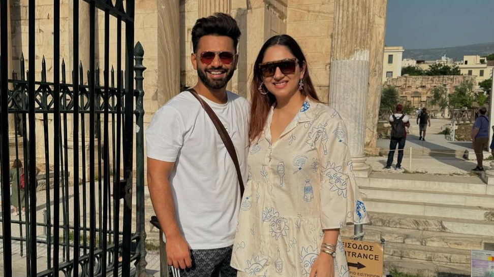 Disha Parmar-Rahul Vaidya Share Photos From Greece Vacation | Republic ...