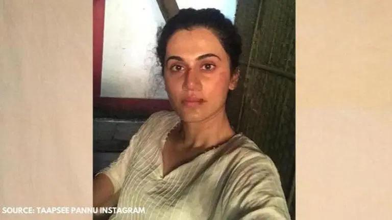 Taapsee Pannu shares a #QuarantinePost from archive to scare her mother; See here Taapsee Pannu