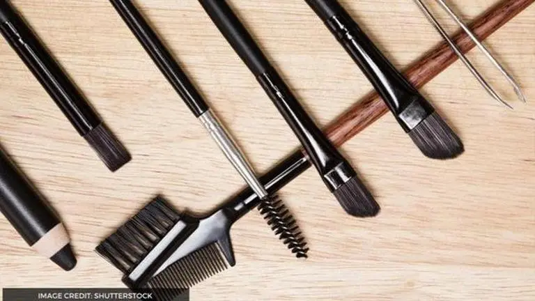 Eyebrow pencil vs pomade: What are the best eyebrow products to use during makeup? Read eyebrow pencil vs pomade