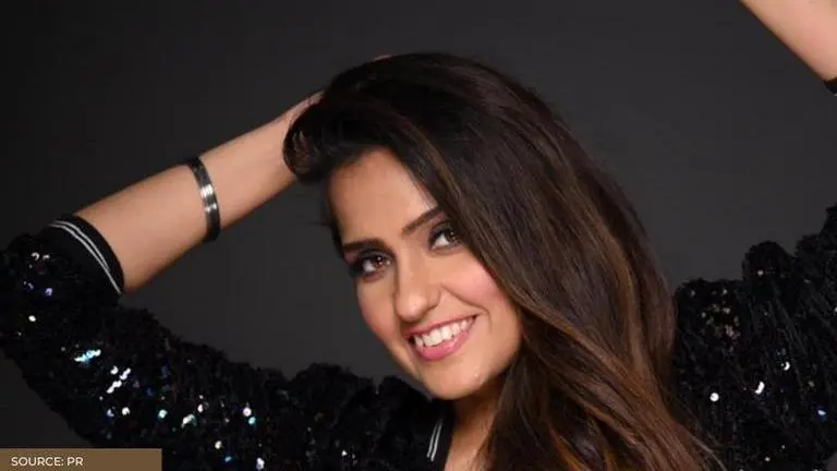 Asees Kaur shares her 'fitness in lockdown' mantra, gives tips for home workout Source: Asees Kaur's PR