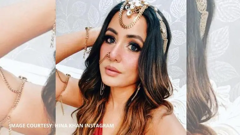 Hina Khan's gorgeous red attire as 'Ichadari Naagin' leaves audience stunned; watch Hina Khan