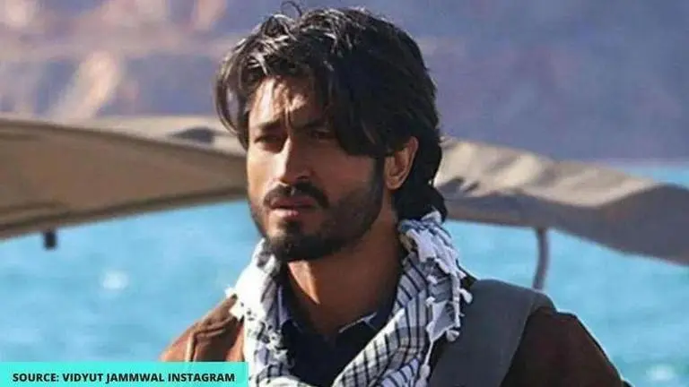 Vidyut Jammwal shares pool-side picture, gives off 'cool' vibes to fans Vidyut Jammwal