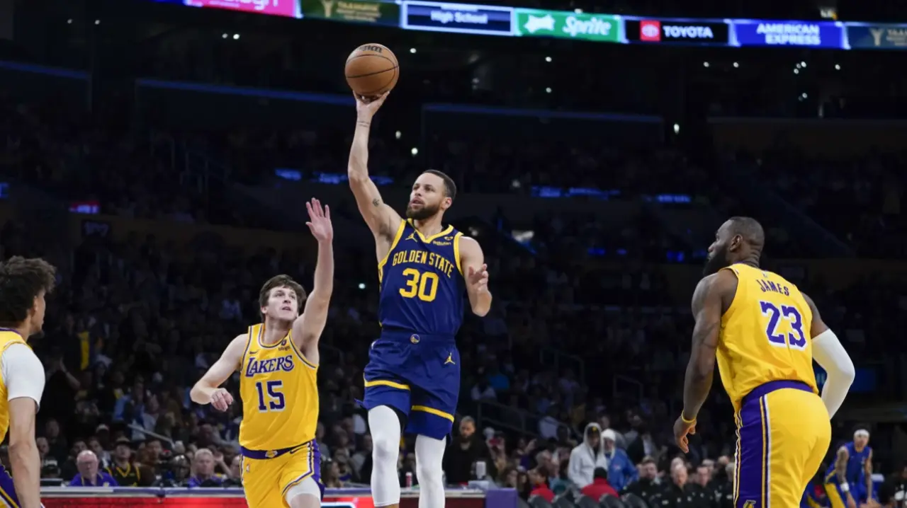 Splash Bros lead Warriors past Lakers for a key 134-120 win in Anthony Davis’ injury absence Stephen Curry in action vs Golden State Warriors