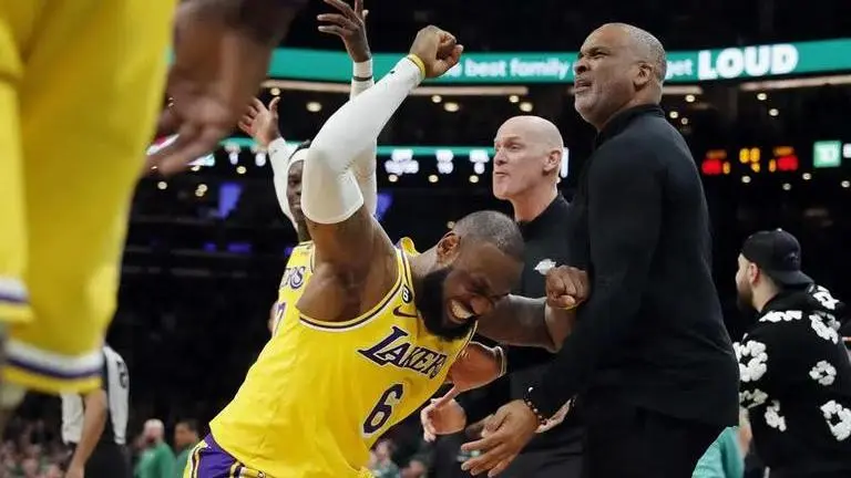 Eric Lewis, LeBron James, NBA