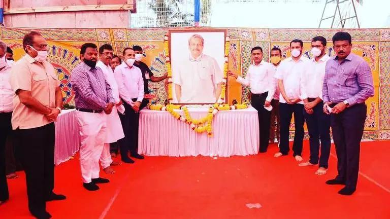 Goa CM Pramod Sawant pays tribute to Manohar Parrikar on his birth anniversary
