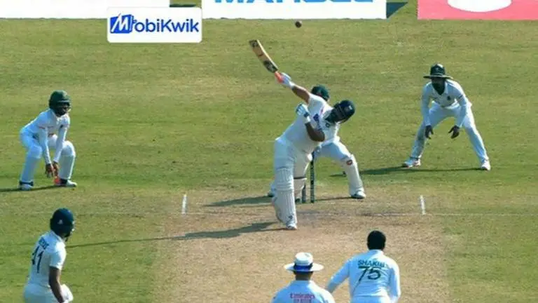 India vs Bangladesh: Rishabh Pant mesmerizes the crowd with one-handed six for 100 metres India vs Bangladesh