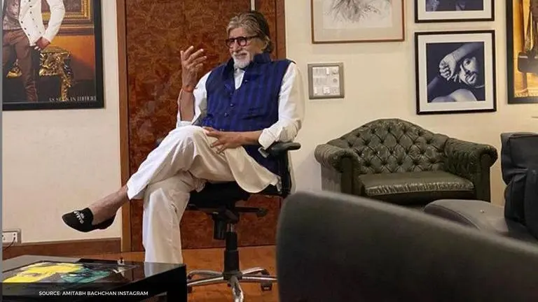 Amitabh Bachchan pens his new blog titled 'kaan ki vyatha'; fan calls it 'beautiful' amitabh bachchan