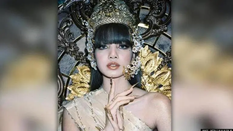 BLACKPINK member Lisa's solo debut track 'Lalisa' sets new record on YouTube; read BLACKPINK