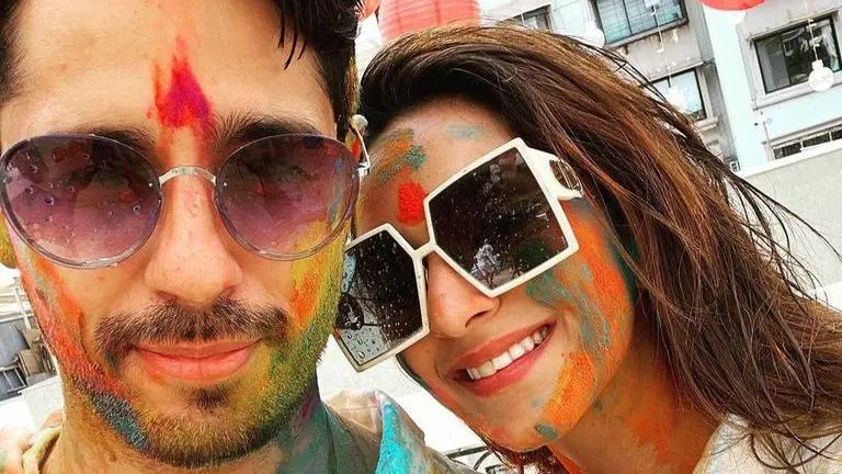 Sidharth Malhotra celebrates first Holi with 'Mrs' Kiara Advani post wedding Kiara Advani