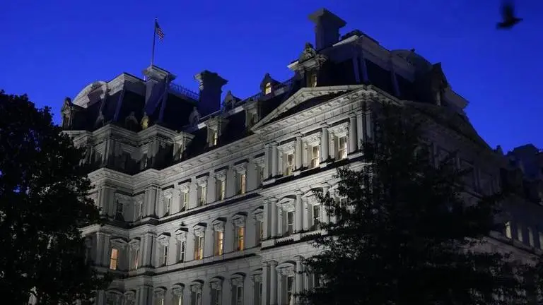 Fire breaks out at building near White House, no injuries reported