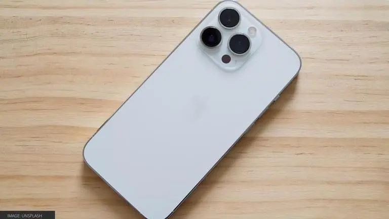 Apple’s latest iOS 15.2 beta makes iPhone 13 Pro’s macro mode simple Apple iPhone 13 Pro users might get a manual switch for Macro mode soon