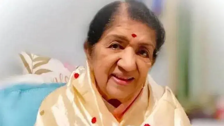 Lata Mangeshkar reflects on her successful career, says 'It’s blessing of god & parents' Lata Mangeshkar