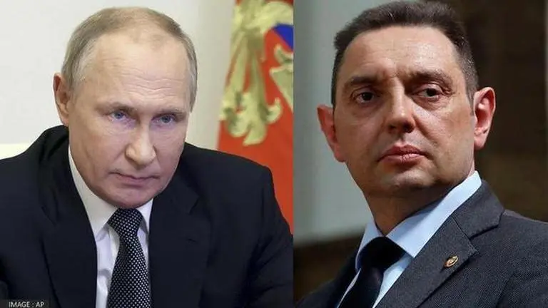 Serbian party demands dismissal of minister who called for sanctions against Russia Aleksander Vulin Putin