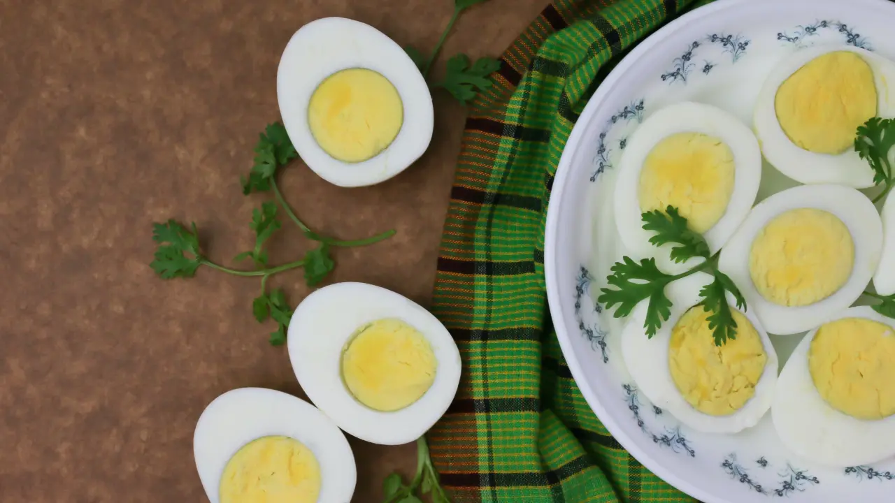 Bananas to eggs, 5 easy-to-digest foods to reduce bloating and nausea Boiled egg