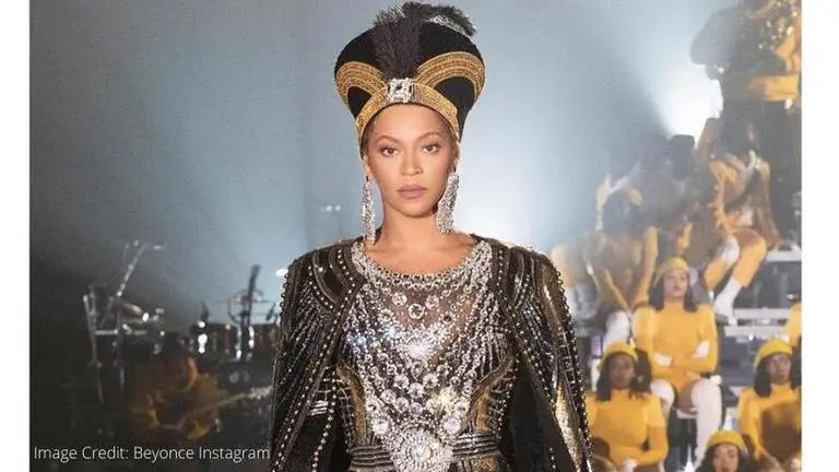 Beyonce loves to flaunt her headgears and these pictures are proof Beyonce