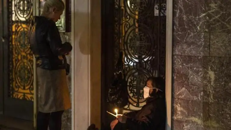 Ukrainians mark Easter amid virus outbreak