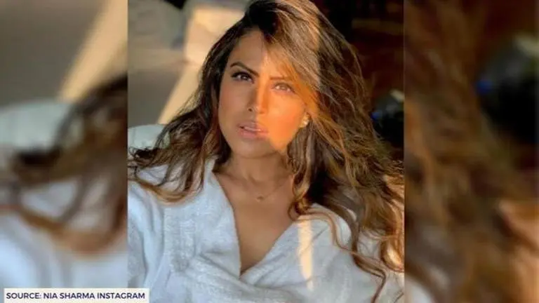 Nia Sharma shares bold eyeliner look; netizens react with 'beautiful' nia sharma